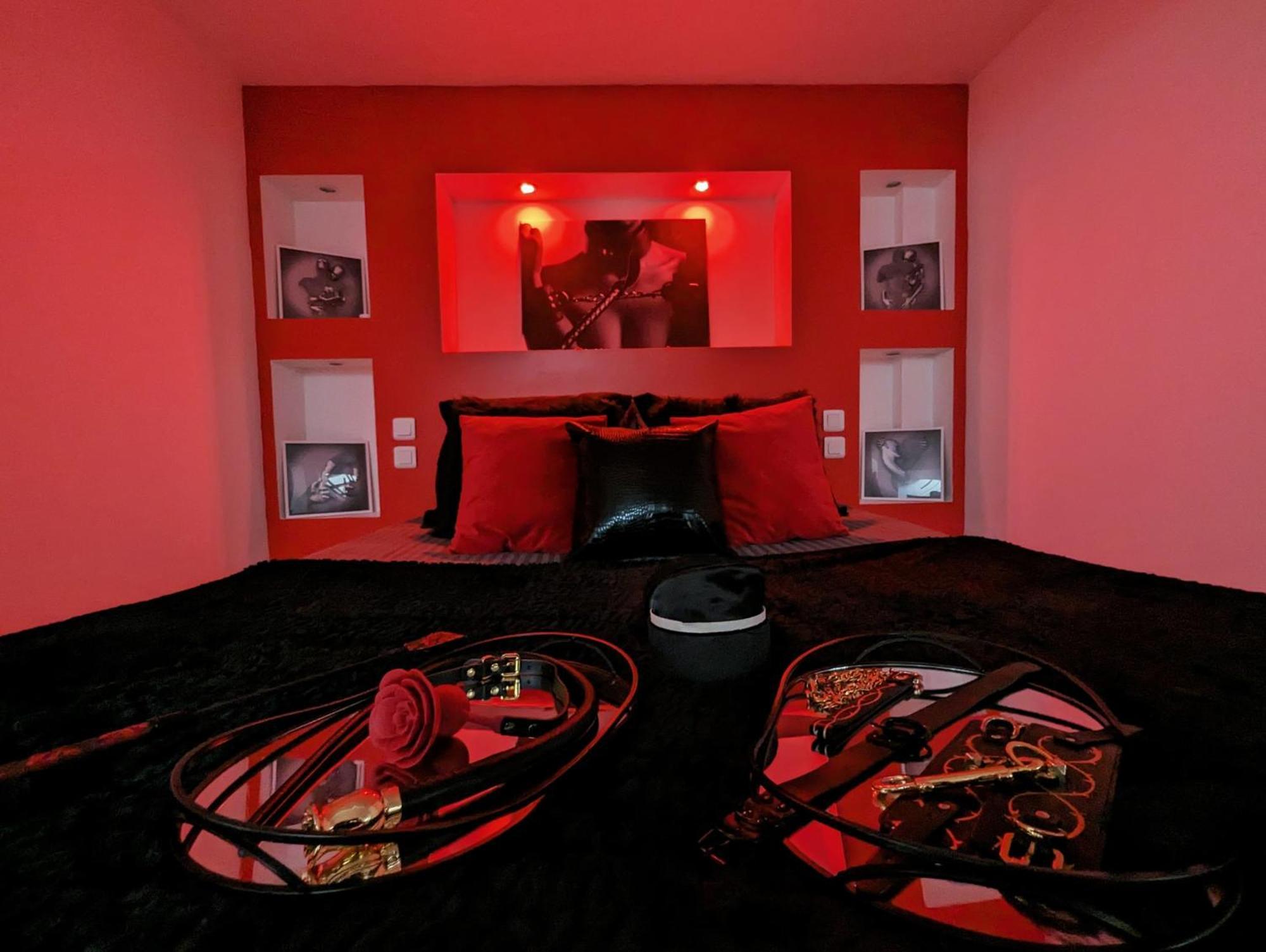 Dark Room Perpignan Aux 50 Nuances Jacuzzi Prive Villeneuve-de-la-Raho Kültér fotó